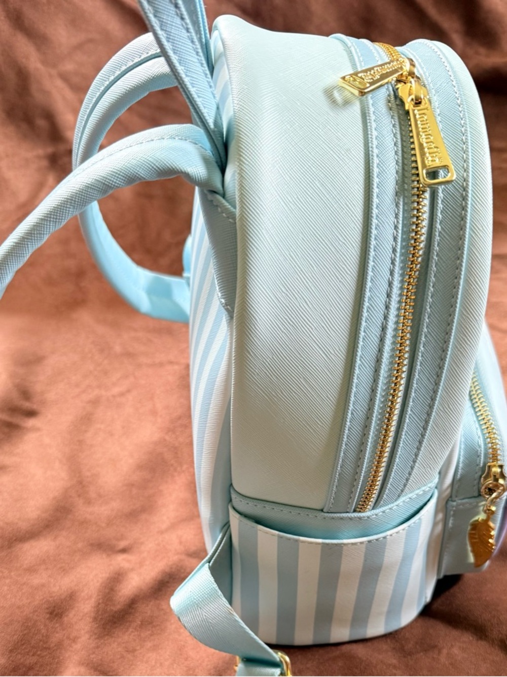 Disney Dumbo Loungefly Backpack - Picture 3 of 8